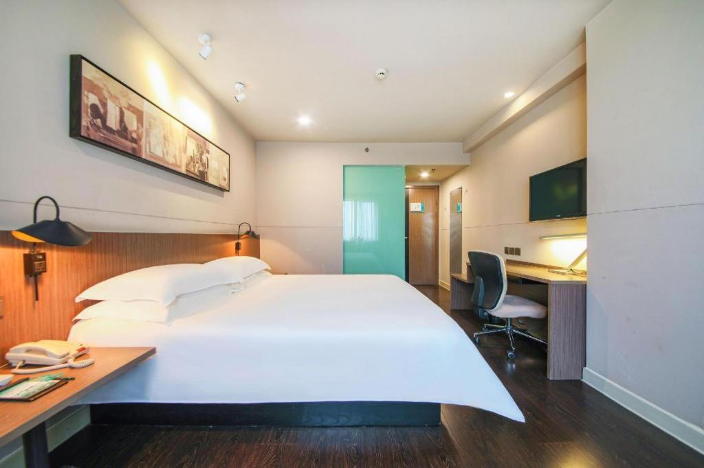 Jinjiang Inn Select Wuhan Xinhua Road Xiehe Hospital Екстер'єр фото