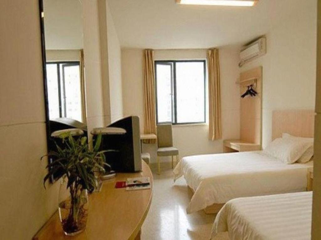 Jinjiang Inn Select Wuhan Xinhua Road Xiehe Hospital Екстер'єр фото